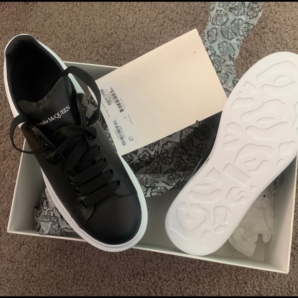 SIZE 40 NEVER WORN ALEXANDER MCQUEEN SNEAKERS - Picture 4 of 5